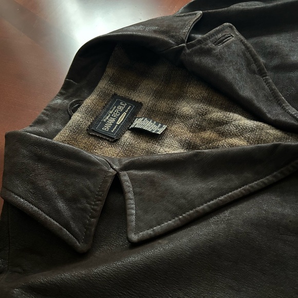 Vintage Banana Republic 3/4 Length Brown Leather Coat - Picture 4 of 16